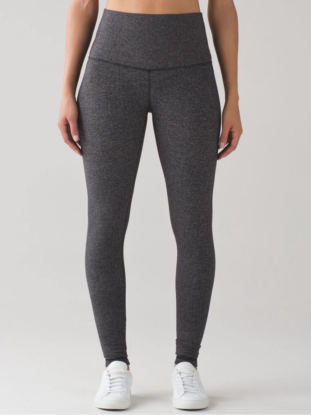 Lululemon luon Wunder Under 28” inseam / black variegated herringbone / size 4